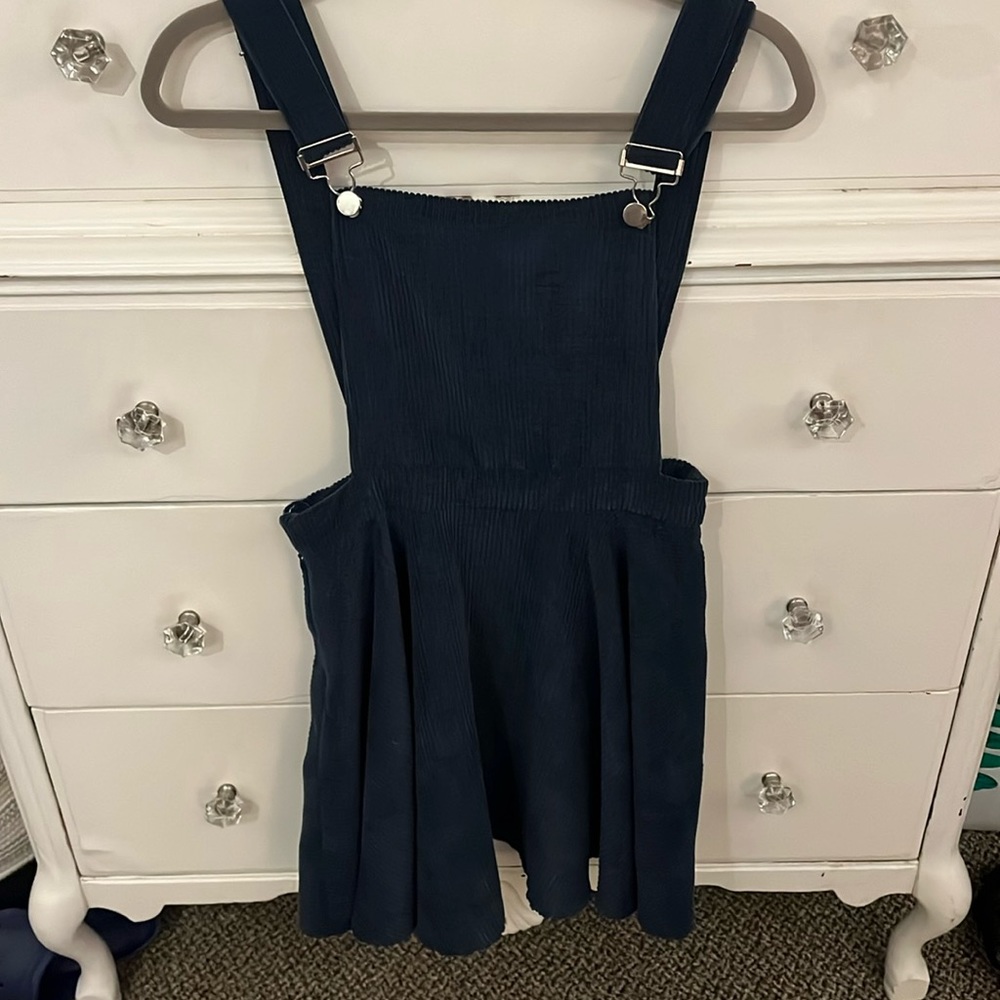 Overall skirt